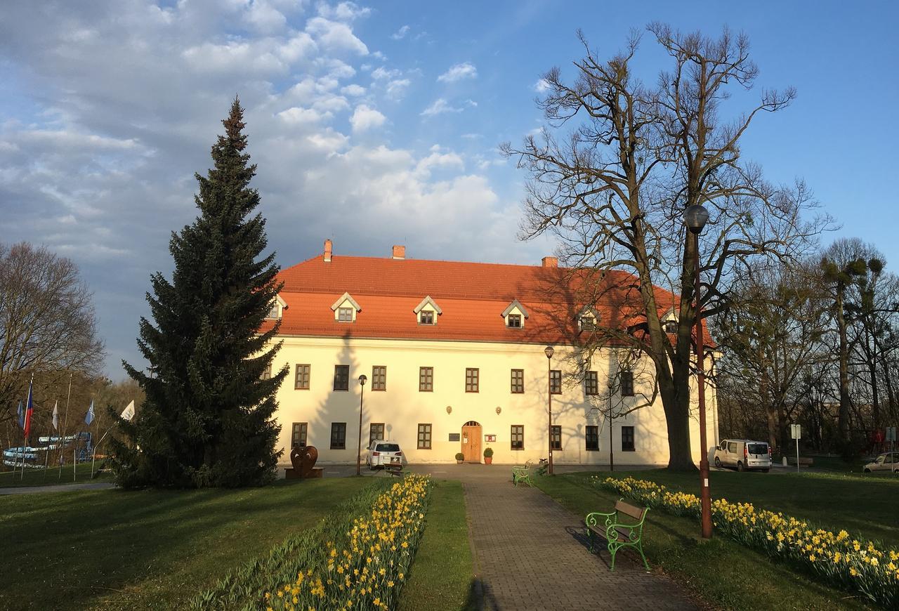 Hotel Zamek Havířov Exterior foto